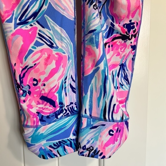 Lilly Pulitzer Luxletic Weekender Crop Fara Leggings Bennet Blue Hypes Stripe XS - Picture 12 of 15